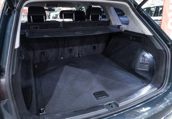 Подержанный автомобиль Volkswagen Touareg 2019 года (37 фото)
