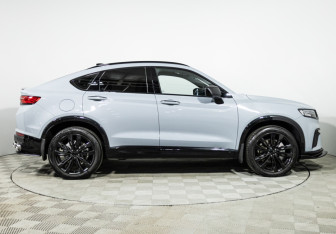 Подержанный автомобиль Geely Tugella 2023 года (4 фото)