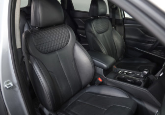 Подержанный автомобиль Hyundai Santa Fe 2019 года (21 фото)