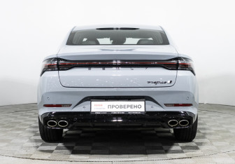 Подержанный автомобиль Geely Preface 2024 года (6 фото)