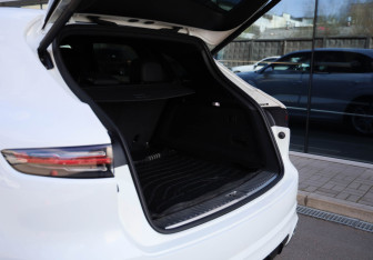 Подержанный автомобиль Porsche Cayenne 2018 года (23 фото)