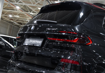 Подержанный автомобиль BMW X7 2023 года (8 фото)