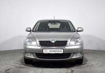 Подержанный автомобиль Skoda Octavia Liftback 2012 года (2 фото)