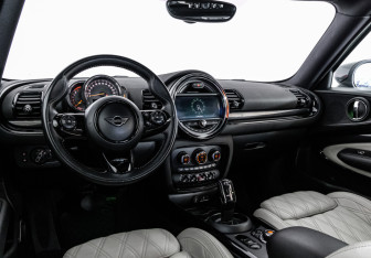 Подержанный автомобиль MINI Clubman Wagon 2019 года (14 фото)