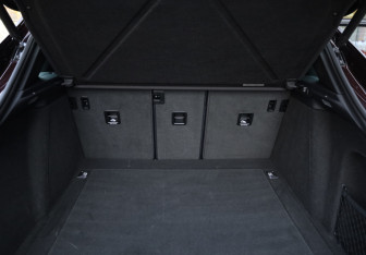 Подержанный автомобиль Porsche Macan 2023 года (19 фото)