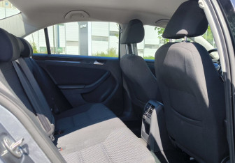 Подержанный автомобиль Volkswagen Jetta Sedan 2014 года (18 фото)