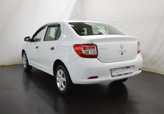 Подержанный автомобиль Renault Logan Sedan 2017 года (7 фото)