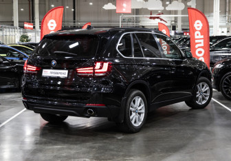 Подержанный автомобиль BMW X5 2018 года (7 фото)
