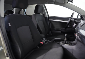 Подержанный автомобиль Mitsubishi Lancer Sedan 2008 года (17 фото)