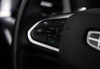 Подержанный автомобиль Geely Tugella 2021 года (14 фото)