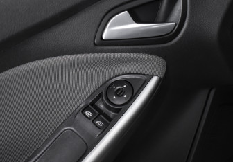 Подержанный автомобиль Ford Focus Hatchback 2013 года (10 фото)