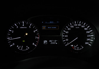 Подержанный автомобиль Nissan Pathfinder 2015 года (12 фото)