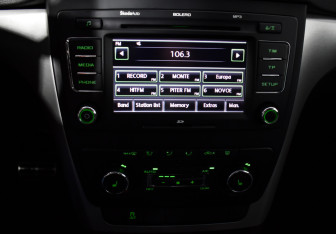 Подержанный автомобиль Skoda Yeti 2014 года (15 фото)