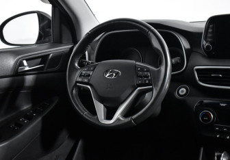 Подержанный автомобиль Hyundai Tucson 2020 года (16 фото)