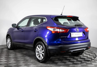 Подержанный автомобиль Nissan Qashqai 2016 года (7 фото)