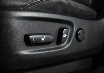 Подержанный автомобиль Toyota Land Cruiser Prado 2017 года (15 фото)