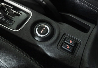 Подержанный автомобиль Mitsubishi Outlander 2012 года (16 фото)
