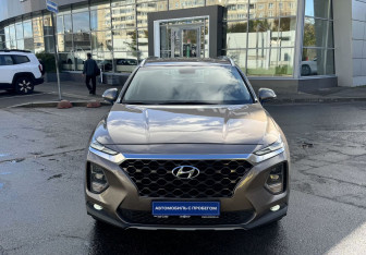 Подержанный автомобиль Hyundai Santa Fe 2019 года (2 фото)