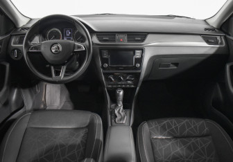 Подержанный автомобиль Skoda Rapid Liftback 2018 года (13 фото)