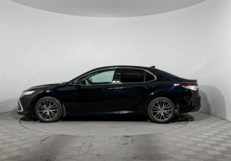 Подержанный автомобиль Toyota Camry Sedan 2022 года (8 фото)