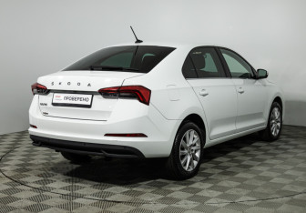 Подержанный автомобиль Skoda Rapid Liftback 2021 года (5 фото)