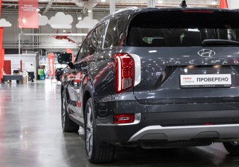 Подержанный автомобиль Hyundai Palisade 2022 года (8 фото)