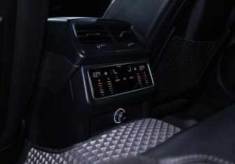Подержанный автомобиль Audi A6 Wagon 2018 года (19 фото)