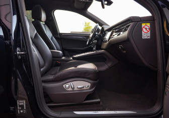 Подержанный автомобиль Porsche Macan 2016 года (27 фото)