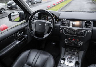 Подержанный автомобиль Land Rover Discovery 2014 года (10 фото)