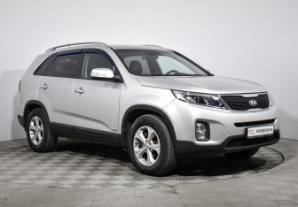 Подержанный автомобиль Kia Sorento 2013 года (3 фото)