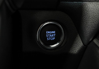 Подержанный автомобиль Toyota RAV4 2020 года (19 фото)