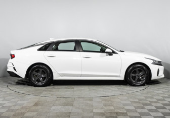 Подержанный автомобиль Kia K5 2020 года (4 фото)