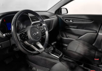 Подержанный автомобиль Kia Rio Sedan 2020 года (9 фото)
