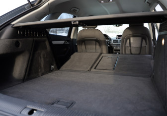 Подержанный автомобиль Audi Q3 2012 года (29 фото)