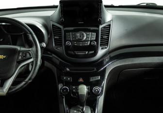 Подержанный автомобиль Chevrolet Orlando 2014 года (14 фото)