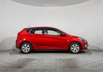 Подержанный автомобиль Hyundai Solaris Hatchback 2016 года (4 фото)