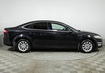 Подержанный автомобиль Ford Mondeo Sedan 2013 года (4 фото)
