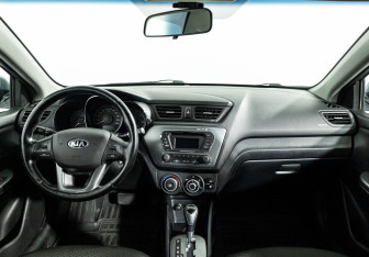 Подержанный автомобиль Kia Rio Sedan 2014 года (13 фото)