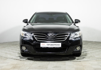 Подержанный автомобиль Toyota Camry Sedan 2010 года (2 фото)