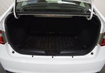 Подержанный автомобиль LADA (ВАЗ) Vesta Sedan 2015 года (15 фото)