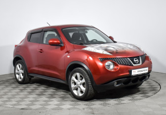 Подержанный автомобиль Nissan Juke 2011 года (3 фото)