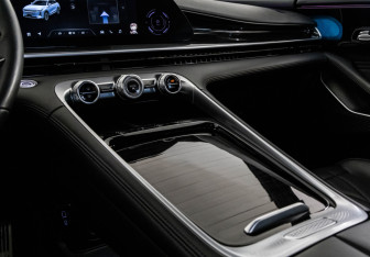 Подержанный автомобиль Exeed RX 2023 года (14 фото)