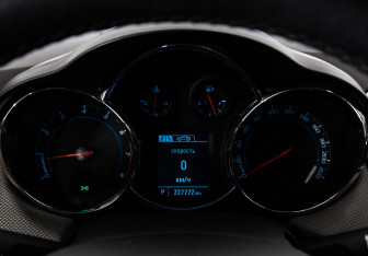 Подержанный автомобиль Chevrolet Cruze Hatchback 2014 года (19 фото)
