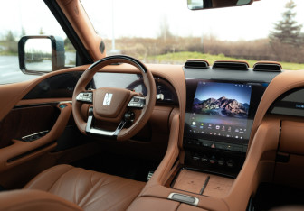 Подержанный автомобиль BYD Yangwang U8 2023 года (21 фото)