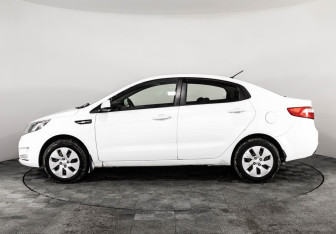 Подержанный автомобиль Kia Rio Sedan 2013 года (8 фото)
