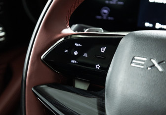 Подержанный автомобиль Exeed RX 2023 года (26 фото)