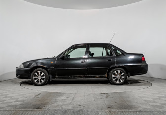 Подержанный автомобиль Daewoo Nexia Sedan 2012 года (8 фото)