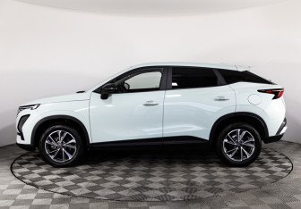 Подержанный автомобиль Omoda C5 2024 года (9 фото)