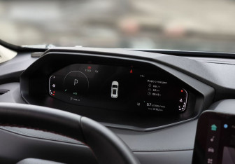 Подержанный автомобиль Changan UNI-S 2024 года (23 фото)