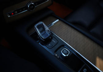 Подержанный автомобиль Volvo XC90 2021 года (13 фото)